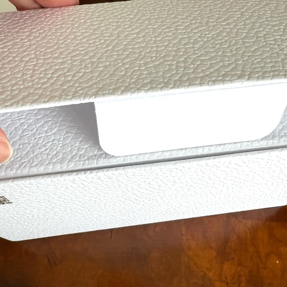 Authentic Dior Pebbled Gift Box White & Gold - Picture 4 of 7